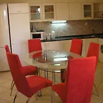 Large 110m2 Old Town With Danube View, 3br, 2ba, Sleeps 9 شقة براتسيلافا