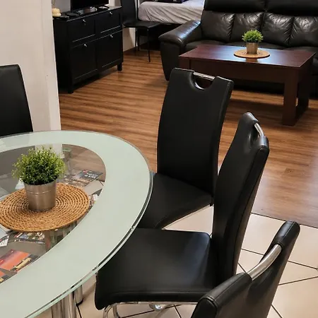Apartment 110m2 Old Town On Danube Promenade 3br 2ba Up To 9 Guests