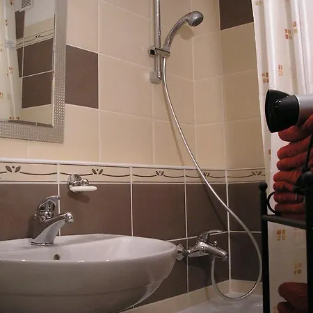 110m2 Old Town On Danube Promenade 3br 2ba Up To 9 Guests * Bratislava