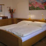 아파트 Large 110m2 Old Town With Danube View, 3br, 2ba, Sleeps 9 *